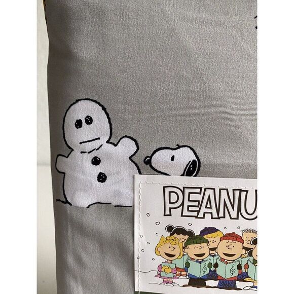Peanuts Snoopy Woodstock QUEEN SIZE Sheet Set Christmas Snowman Winter Grey NEW - Picture 3 of 11